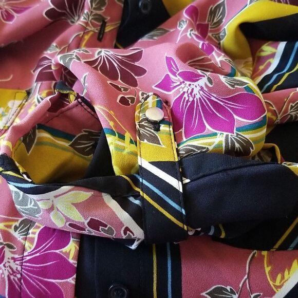 APT.9 Blouse Button Front Abstract Floral Pattern Rolltab Sleeves Medium - Picture 4 of 10